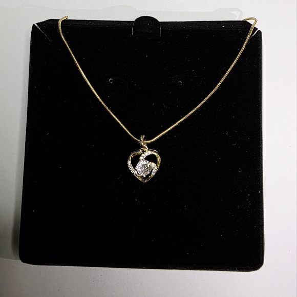Jewelry - N0014 Elegant Gold Heart Pendant Necklace